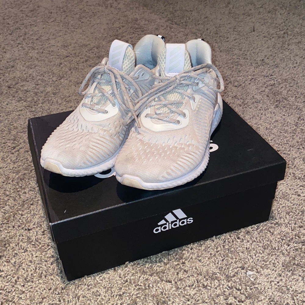 Adidas Sneakers